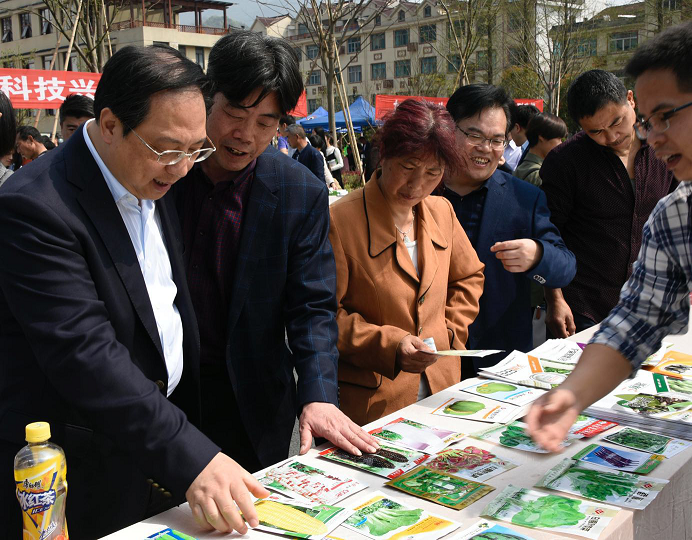 杭州种业集团助力‘百千万’服务春备耕2.png